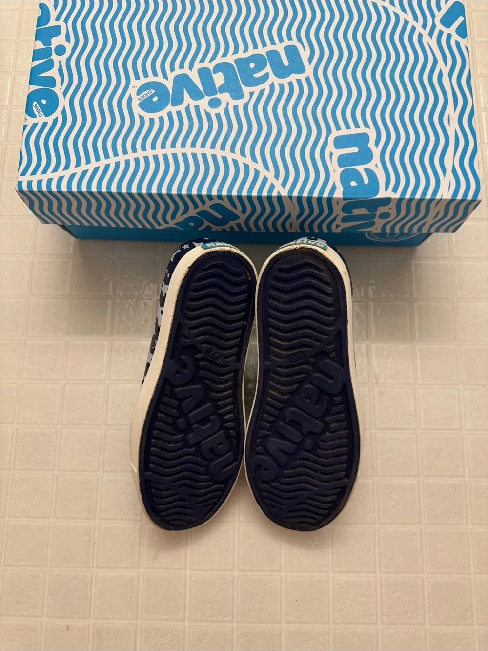 NATIVE Shoes Jefferson in Regatta Blue & Star Print